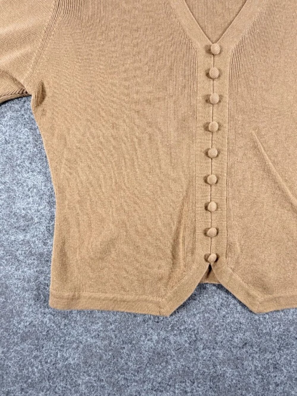 Vintage Sag Harbor Sweater Womens S Brown Tan V-Neck Short Sleeve Button Detail - Picture 3 of 16